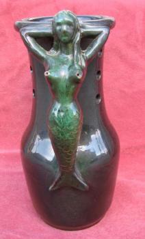 Džbán děrovaný-akt mořské víly Džbán děrovaný-akt mořské víly