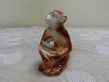 Keramická soška opice - Ditmar Urbach, Teplice Keramická soška opice - Ditmar Urbach, Teplice