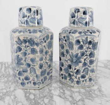 Párové zásobnice malované kobaltovou modří Párové zásobnice malované kobaltovou modří