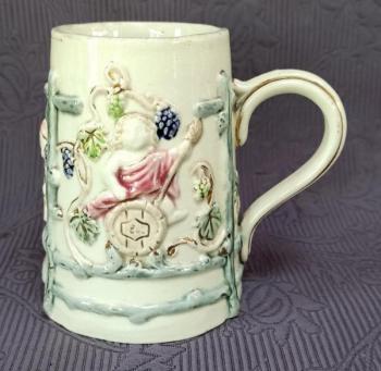 Korbel figurálně zdobený, 19. stol.  Korbel figurálně zdobený, 19. stol.