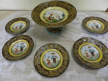 Souprava na dort - nástolec a 5 dezertních talířků Souprava na dort - nástolec a 5 dezertních talířků