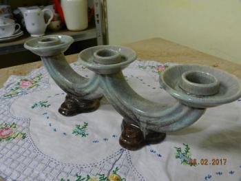 Trojramenný keramický svícen Trojramenný keramický svícen