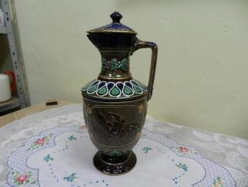 Keramický džbán s víkem Keramický džbán s víkem