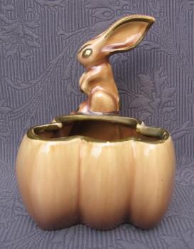 Cukřenka se zajícem ve stylu Art deco Cukřenka se zajícem ve stylu Art deco